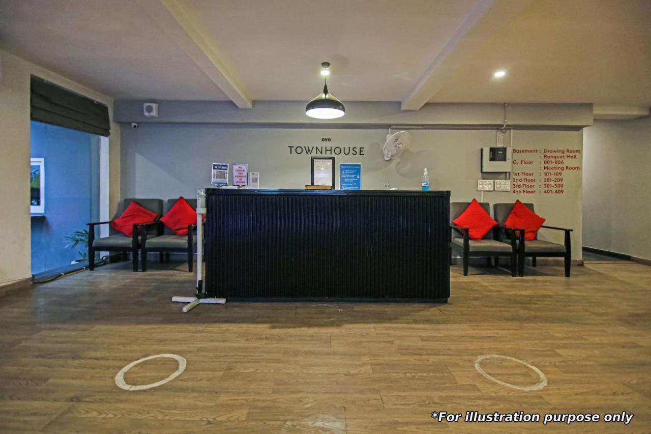 Hotel Navjivan Himatnagar エクステリア 写真