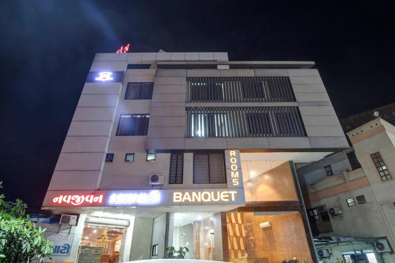 Hotel Navjivan Himatnagar エクステリア 写真