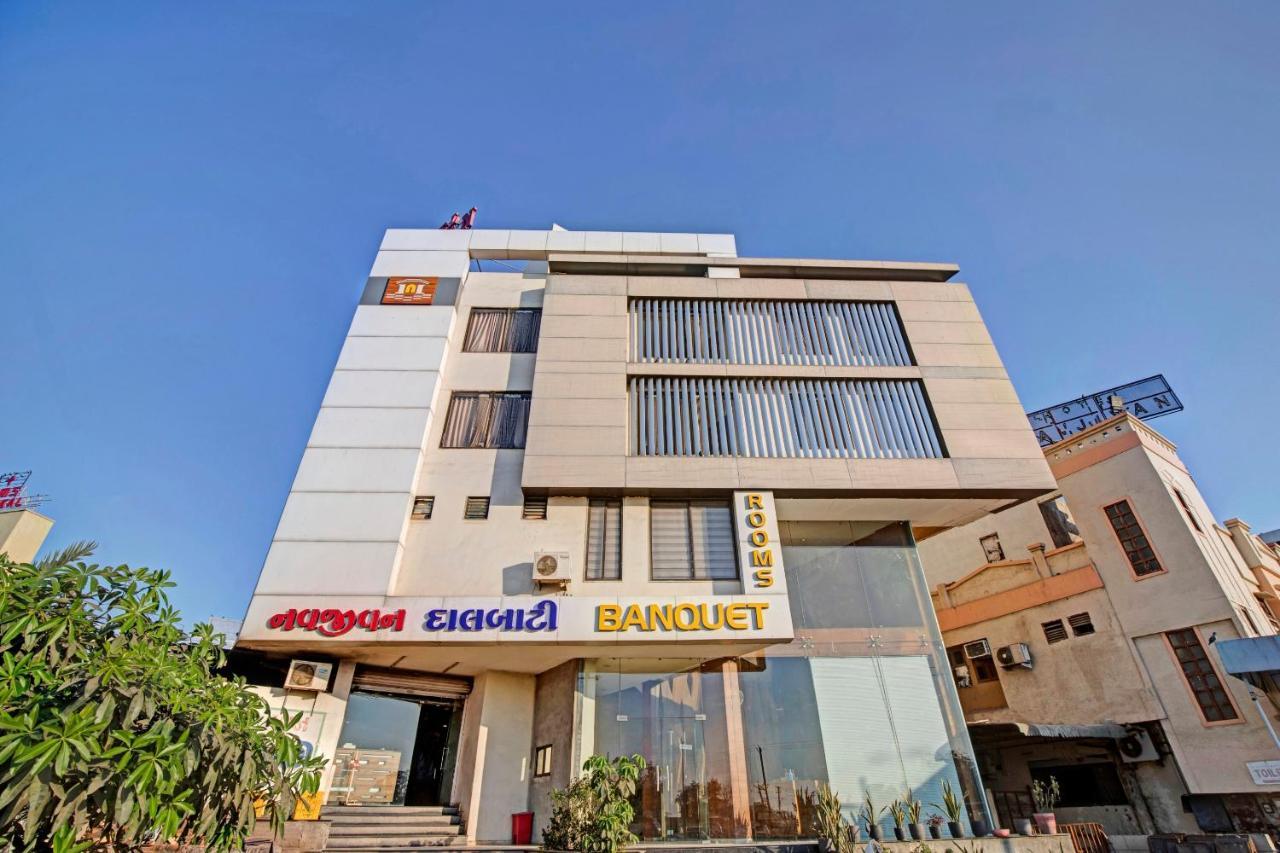 Hotel Navjivan Himatnagar エクステリア 写真