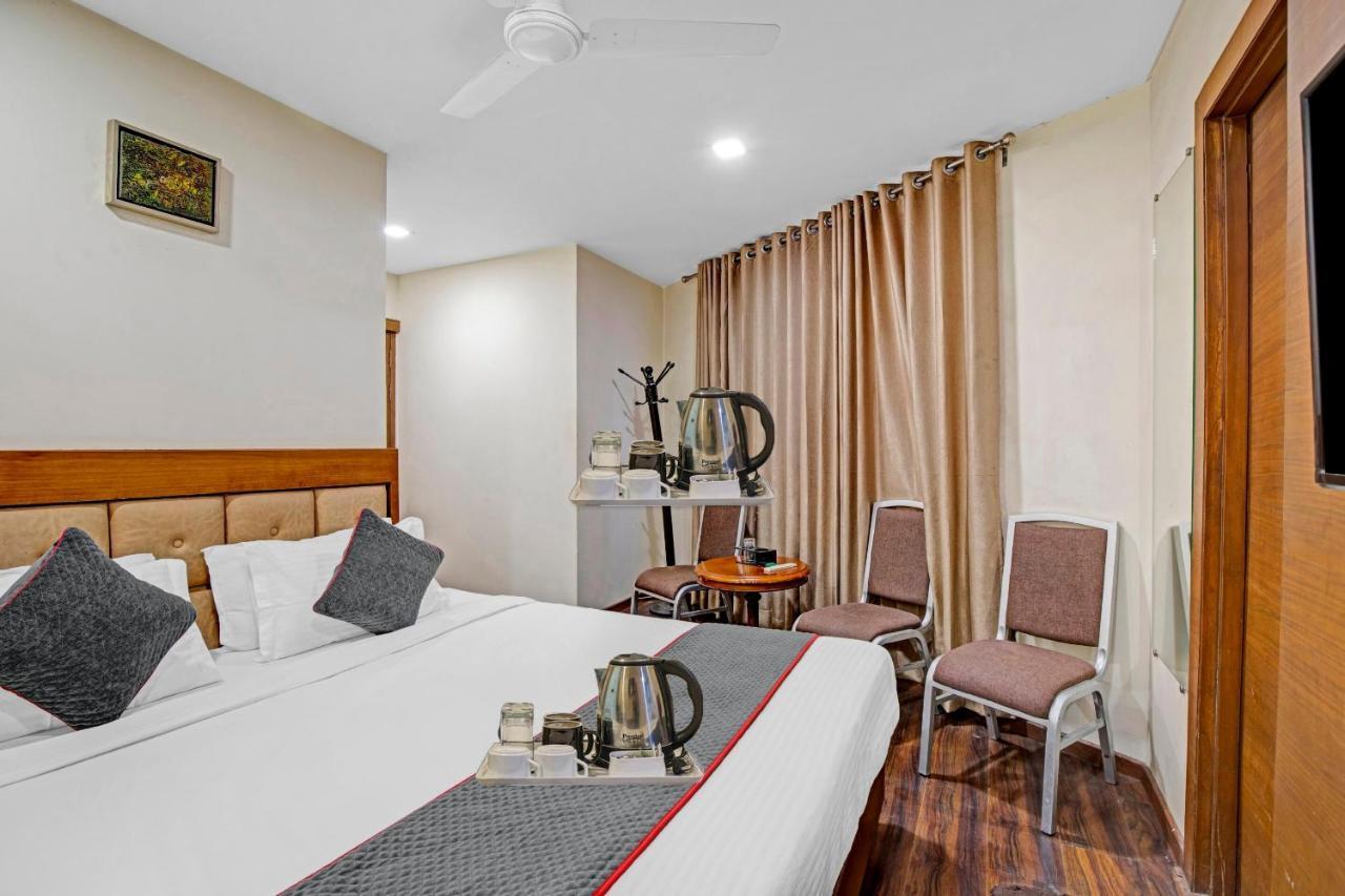 Hotel Navjivan Himatnagar エクステリア 写真