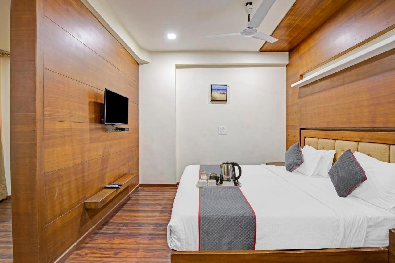 Hotel Navjivan Himatnagar エクステリア 写真